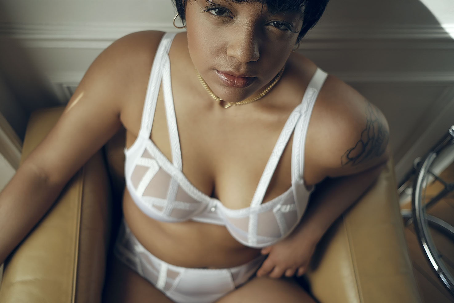 photo photographie lifestyle paris editorial modele mode fashion lingerie louisa bracq