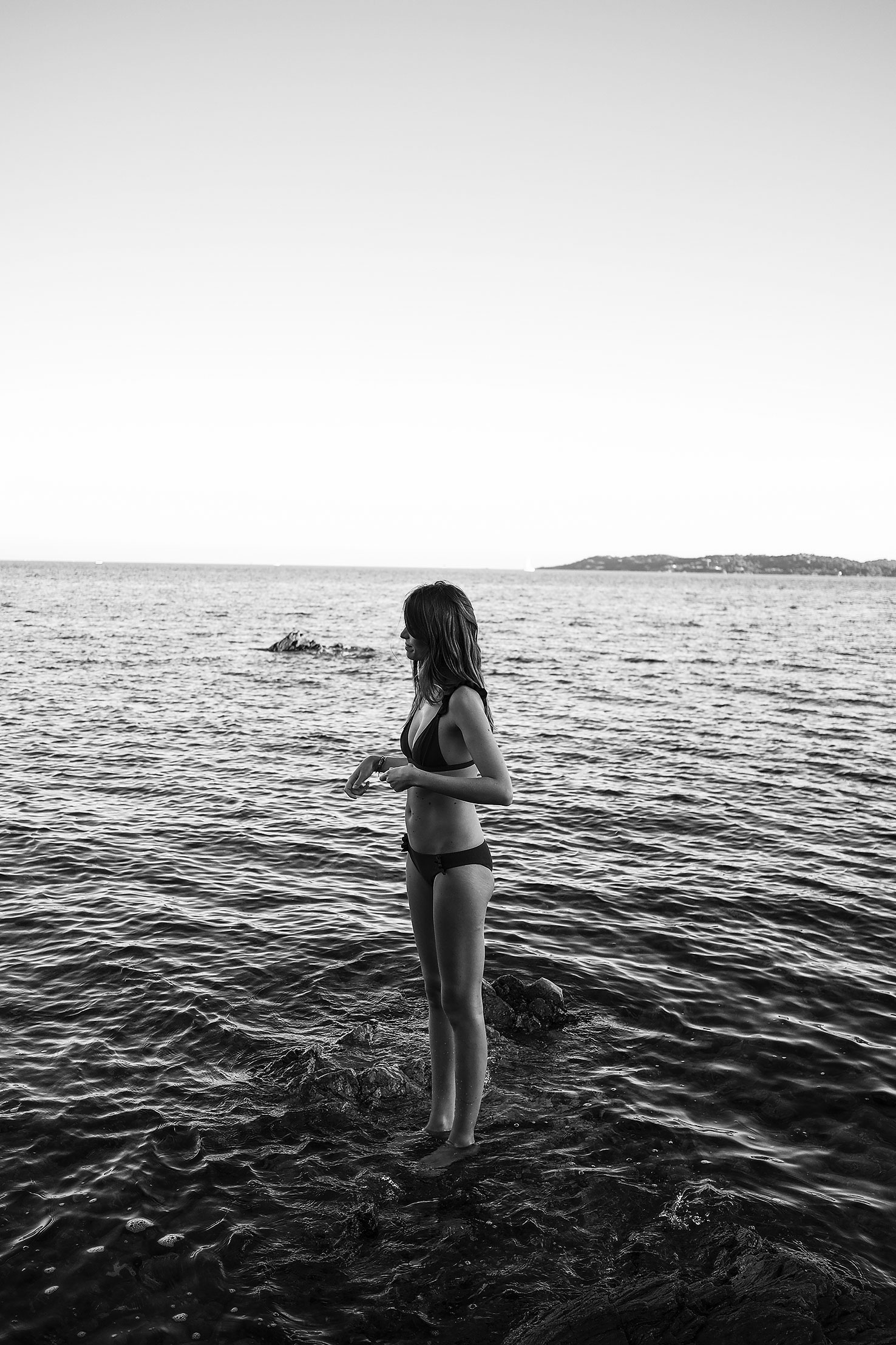 photo photographie lifestyle marseille portrait modele street fashion plage maillot de bain soleil